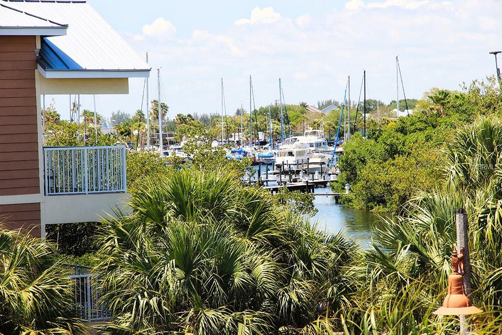 3238 MANGROVE POINT DRIVE, RUSKIN, Florida 33570, 3 Bedrooms Bedrooms, 5 Rooms Rooms,3 BathroomsBathrooms,Residential,For sale,MANGROVE POINT,A4186543