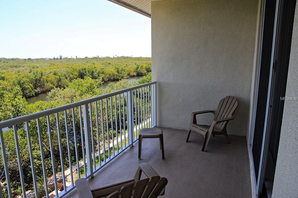 3238 MANGROVE POINT DRIVE, RUSKIN, Florida 33570, 3 Bedrooms Bedrooms, 5 Rooms Rooms,3 BathroomsBathrooms,Residential,For sale,MANGROVE POINT,A4186543