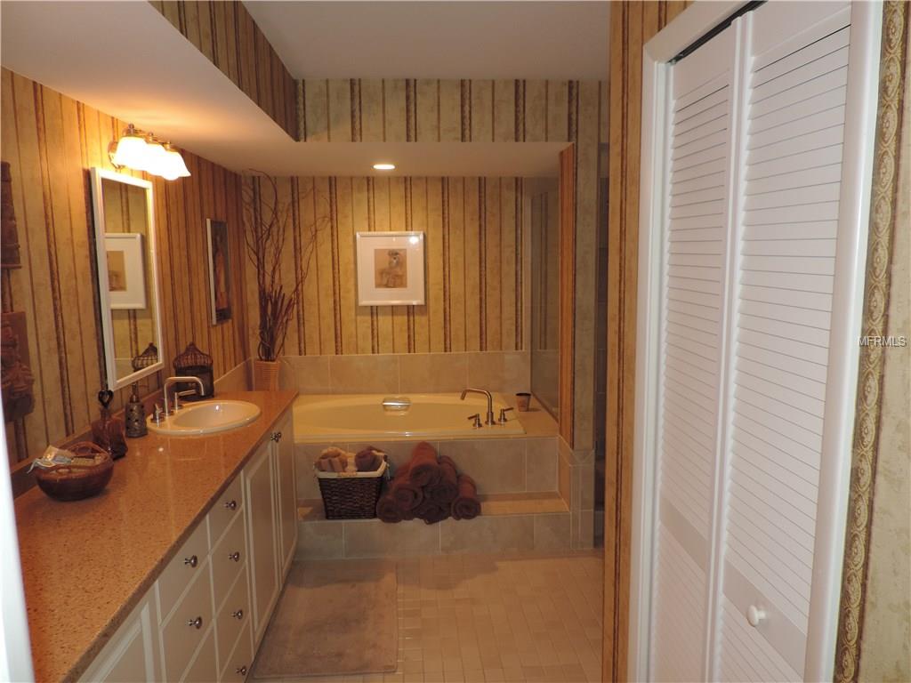 7721 FAIRWAY WOODS DRIVE, SARASOTA, Florida 34238, 3 Bedrooms Bedrooms, 7 Rooms Rooms,2 BathroomsBathrooms,Residential,For sale,FAIRWAY WOODS,A4198569