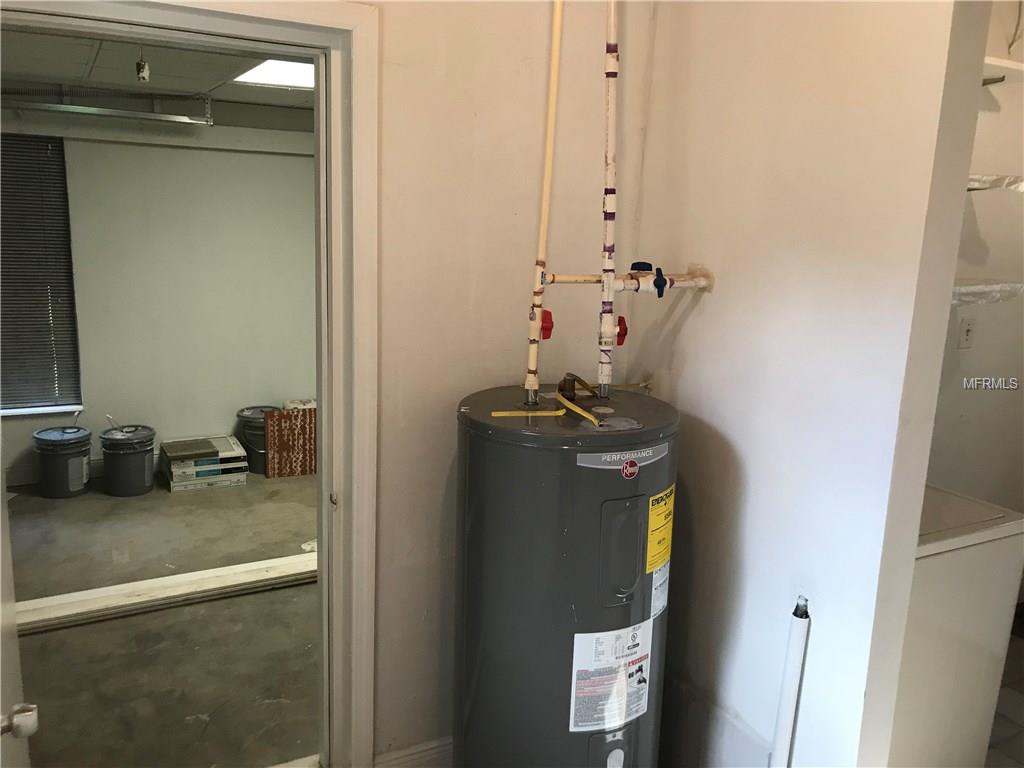 805 TERRY LYNN DRIVE, ORLANDO, Florida 32808, 5 Bedrooms Bedrooms, 7 Rooms Rooms,2 BathroomsBathrooms,Residential,For sale,TERRY LYNN,O5547464