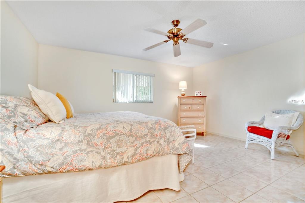 9582 SE 174TH LOOP, SUMMERFIELD, Florida 34491, 2 Bedrooms Bedrooms, 5 Rooms Rooms,2 BathroomsBathrooms,Residential,For sale,174TH,G4852135