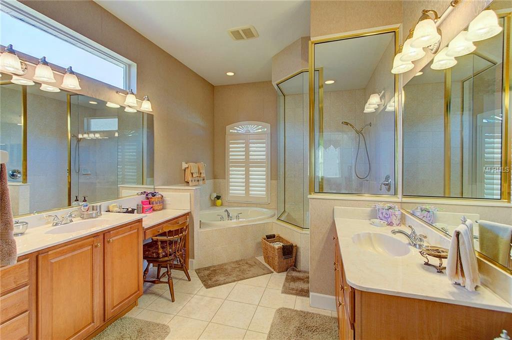 13335 PURPLE FINCH CIRCLE, LAKEWOOD RANCH, Florida 34202, 4 Bedrooms Bedrooms, 10 Rooms Rooms,3 BathroomsBathrooms,Residential,For sale,PURPLE FINCH,A4208510