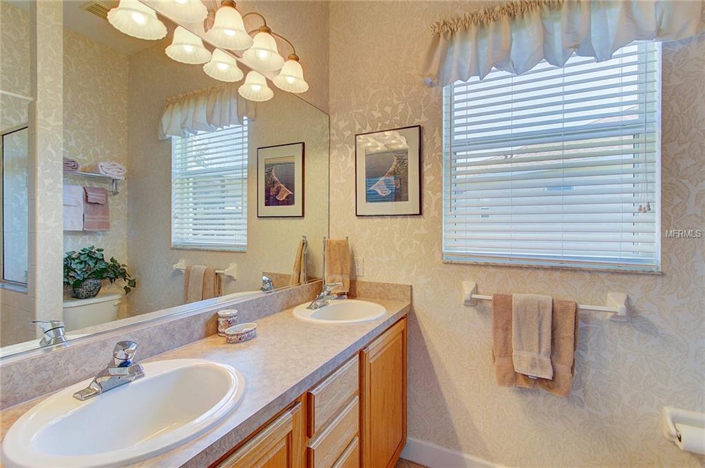 13335 PURPLE FINCH CIRCLE, LAKEWOOD RANCH, Florida 34202, 4 Bedrooms Bedrooms, 10 Rooms Rooms,3 BathroomsBathrooms,Residential,For sale,PURPLE FINCH,A4208510