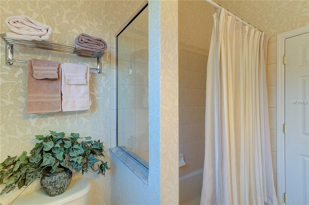 13335 PURPLE FINCH CIRCLE, LAKEWOOD RANCH, Florida 34202, 4 Bedrooms Bedrooms, 10 Rooms Rooms,3 BathroomsBathrooms,Residential,For sale,PURPLE FINCH,A4208510