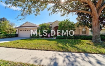 13335 PURPLE FINCH CIRCLE, LAKEWOOD RANCH, Florida 34202, 4 Bedrooms Bedrooms, 10 Rooms Rooms,3 BathroomsBathrooms,Residential,For sale,PURPLE FINCH,A4208510