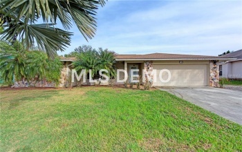 1720 S SALFORD BOULEVARD, NORTH PORT, Florida 34287, 3 Bedrooms Bedrooms, 7 Rooms Rooms,2 BathroomsBathrooms,Residential,For sale,SALFORD,N5916313