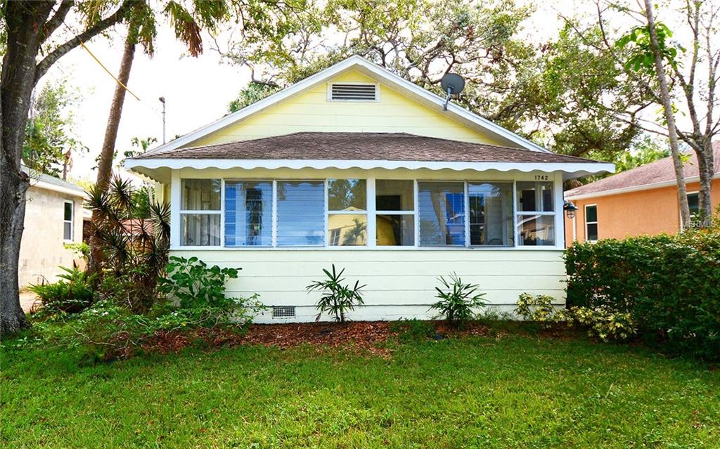 1742 9TH STREET, SARASOTA, Florida 34236, 3 Bedrooms Bedrooms, 7 Rooms Rooms,1 BathroomBathrooms,Residential,For sale,9TH,A4203140
