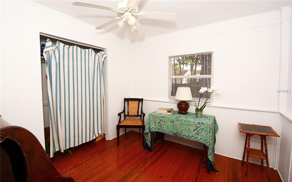 1742 9TH STREET, SARASOTA, Florida 34236, 3 Bedrooms Bedrooms, 7 Rooms Rooms,1 BathroomBathrooms,Residential,For sale,9TH,A4203140