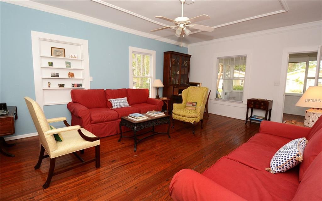 1742 9TH STREET, SARASOTA, Florida 34236, 3 Bedrooms Bedrooms, 7 Rooms Rooms,1 BathroomBathrooms,Residential,For sale,9TH,A4203140