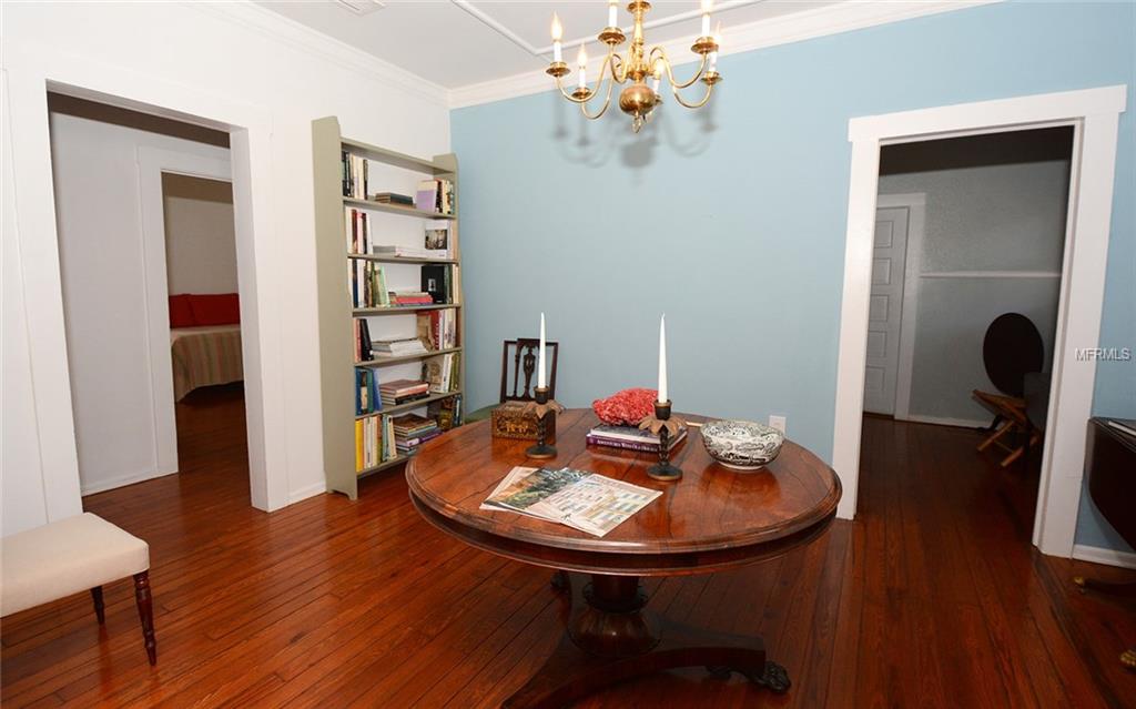 1742 9TH STREET, SARASOTA, Florida 34236, 3 Bedrooms Bedrooms, 7 Rooms Rooms,1 BathroomBathrooms,Residential,For sale,9TH,A4203140