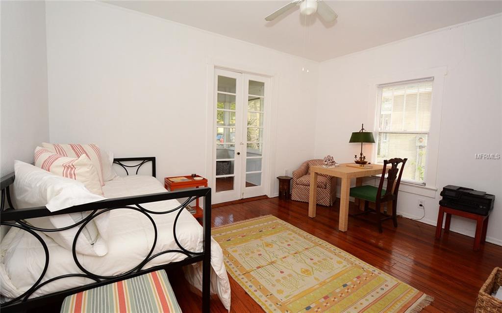 1742 9TH STREET, SARASOTA, Florida 34236, 3 Bedrooms Bedrooms, 7 Rooms Rooms,1 BathroomBathrooms,Residential,For sale,9TH,A4203140