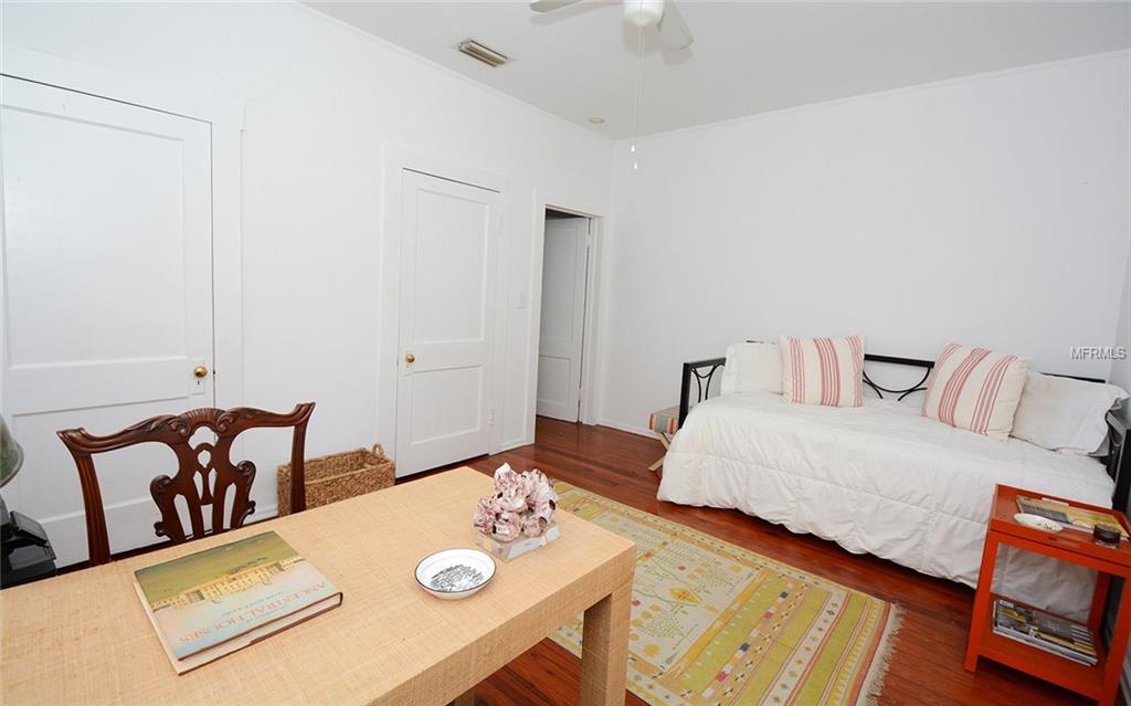 1742 9TH STREET, SARASOTA, Florida 34236, 3 Bedrooms Bedrooms, 7 Rooms Rooms,1 BathroomBathrooms,Residential,For sale,9TH,A4203140