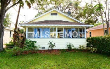 1742 9TH STREET, SARASOTA, Florida 34236, 3 Bedrooms Bedrooms, 7 Rooms Rooms,1 BathroomBathrooms,Residential,For sale,9TH,A4203140