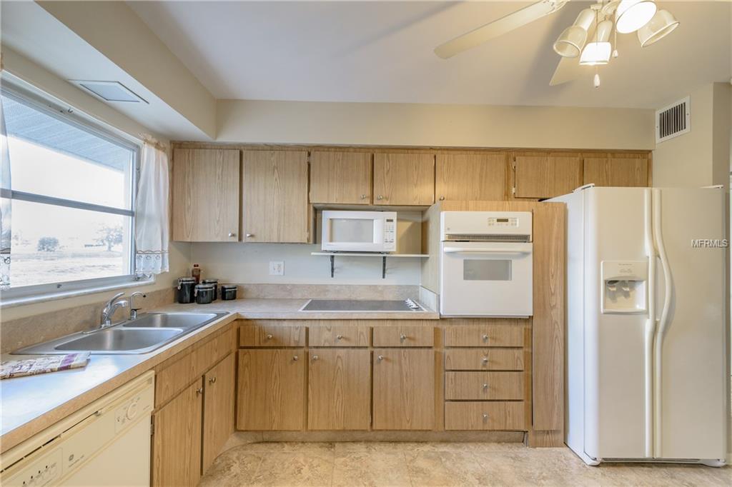 611 FOX HILLS DRIVE, SUN CITY CENTER, Florida 33573, 2 Bedrooms Bedrooms, 7 Rooms Rooms,2 BathroomsBathrooms,Residential,For sale,FOX HILLS,T2923757