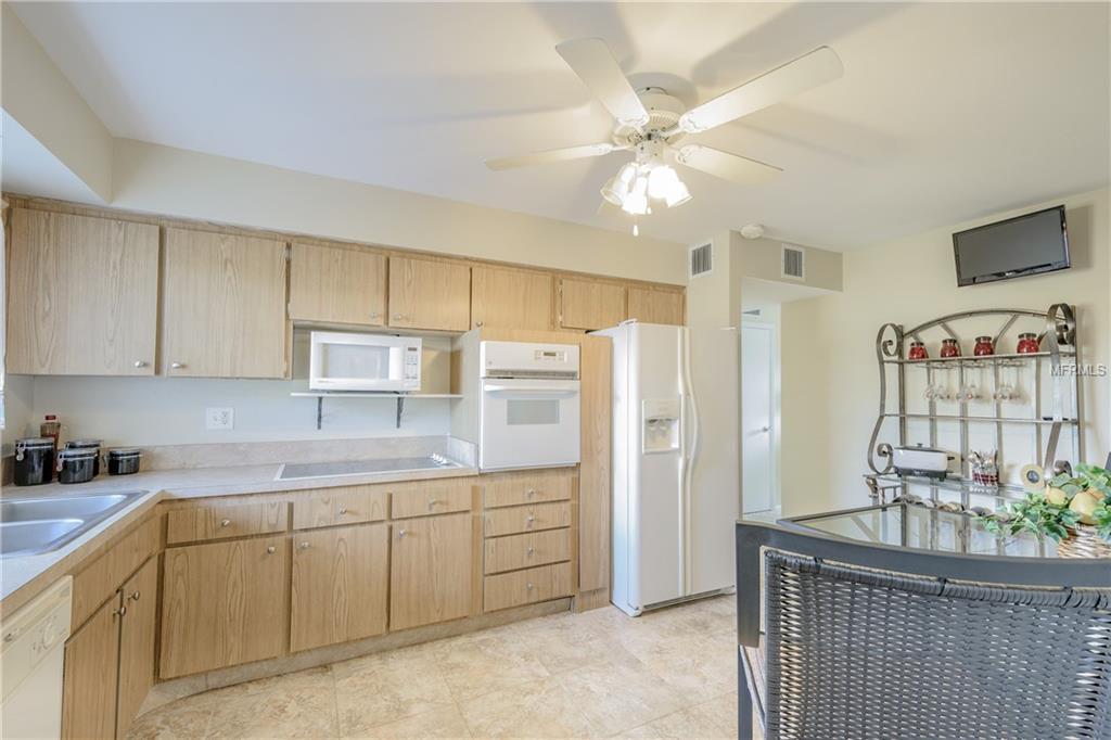 611 FOX HILLS DRIVE, SUN CITY CENTER, Florida 33573, 2 Bedrooms Bedrooms, 7 Rooms Rooms,2 BathroomsBathrooms,Residential,For sale,FOX HILLS,T2923757