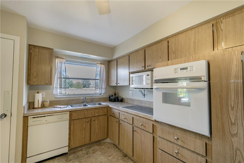 611 FOX HILLS DRIVE, SUN CITY CENTER, Florida 33573, 2 Bedrooms Bedrooms, 7 Rooms Rooms,2 BathroomsBathrooms,Residential,For sale,FOX HILLS,T2923757