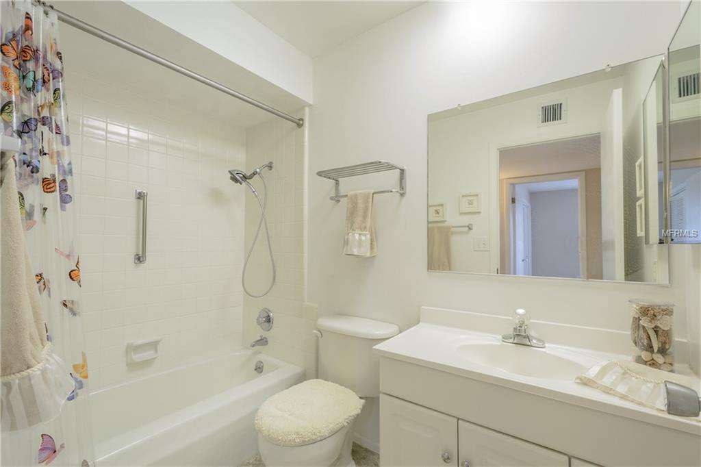 611 FOX HILLS DRIVE, SUN CITY CENTER, Florida 33573, 2 Bedrooms Bedrooms, 7 Rooms Rooms,2 BathroomsBathrooms,Residential,For sale,FOX HILLS,T2923757