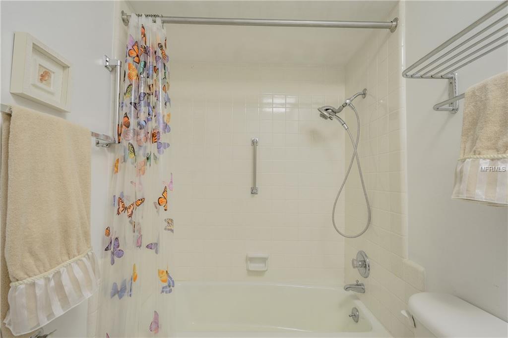 611 FOX HILLS DRIVE, SUN CITY CENTER, Florida 33573, 2 Bedrooms Bedrooms, 7 Rooms Rooms,2 BathroomsBathrooms,Residential,For sale,FOX HILLS,T2923757