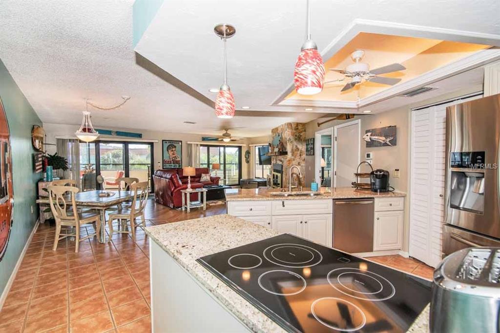 108 9TH ST S, BRADENTON BEACH, Florida 34217, 2 Bedrooms Bedrooms, 4 Rooms Rooms,2 BathroomsBathrooms,Residential,For sale,9TH ST S,A4208868