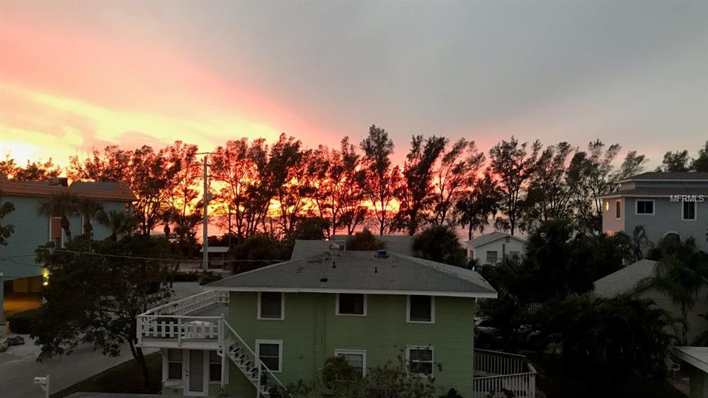 108 9TH ST S, BRADENTON BEACH, Florida 34217, 2 Bedrooms Bedrooms, 4 Rooms Rooms,2 BathroomsBathrooms,Residential,For sale,9TH ST S,A4208868