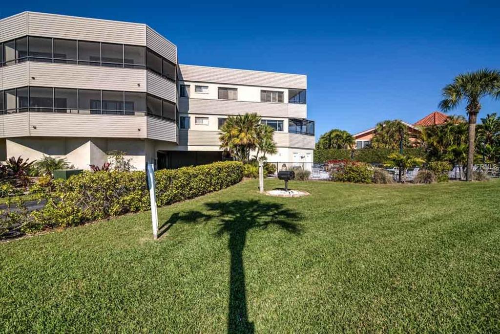 108 9TH ST S, BRADENTON BEACH, Florida 34217, 2 Bedrooms Bedrooms, 4 Rooms Rooms,2 BathroomsBathrooms,Residential,For sale,9TH ST S,A4208868