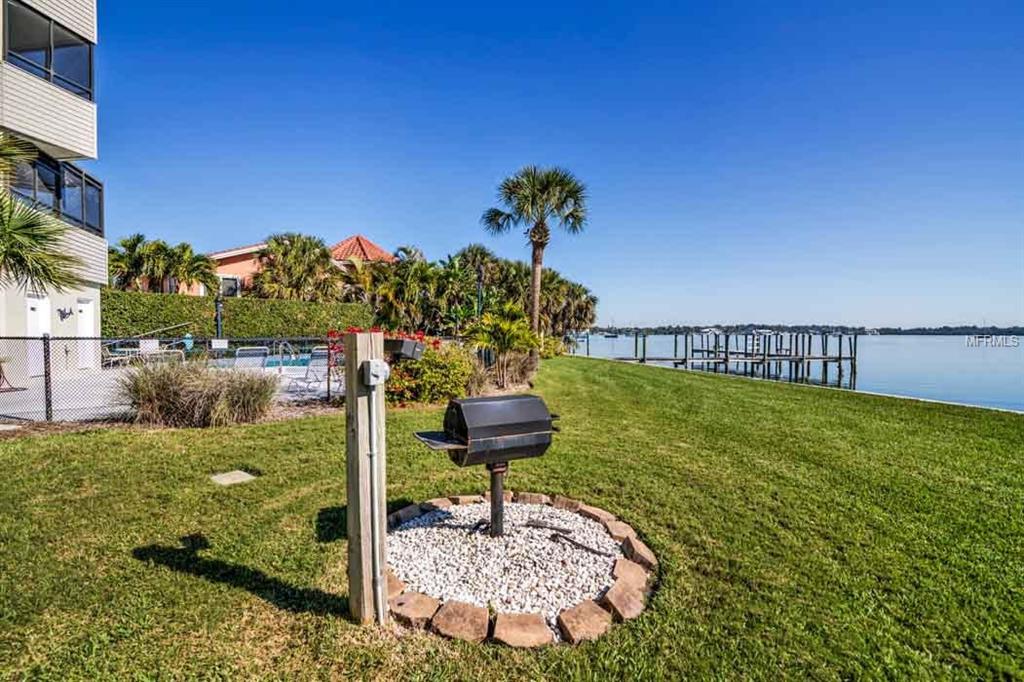 108 9TH ST S, BRADENTON BEACH, Florida 34217, 2 Bedrooms Bedrooms, 4 Rooms Rooms,2 BathroomsBathrooms,Residential,For sale,9TH ST S,A4208868