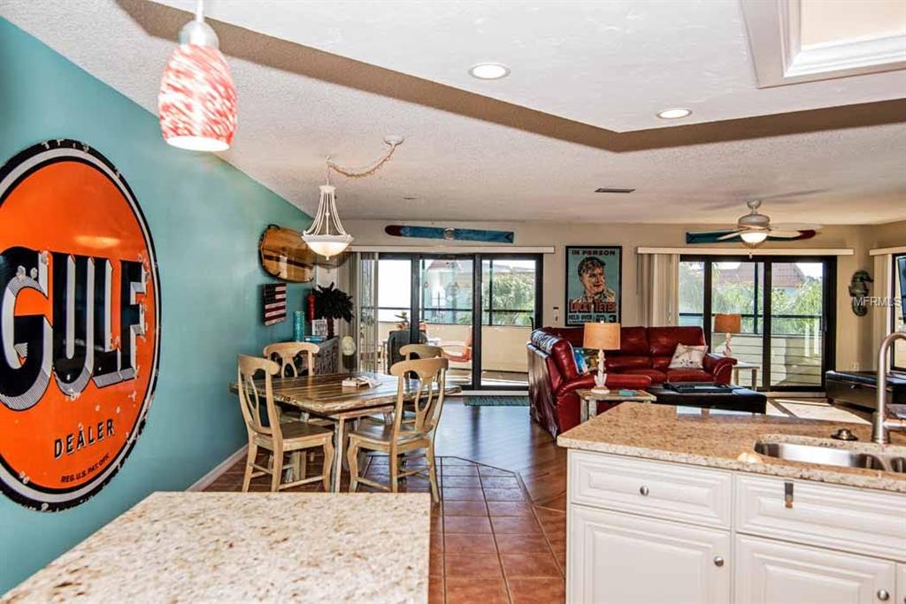 108 9TH ST S, BRADENTON BEACH, Florida 34217, 2 Bedrooms Bedrooms, 4 Rooms Rooms,2 BathroomsBathrooms,Residential,For sale,9TH ST S,A4208868