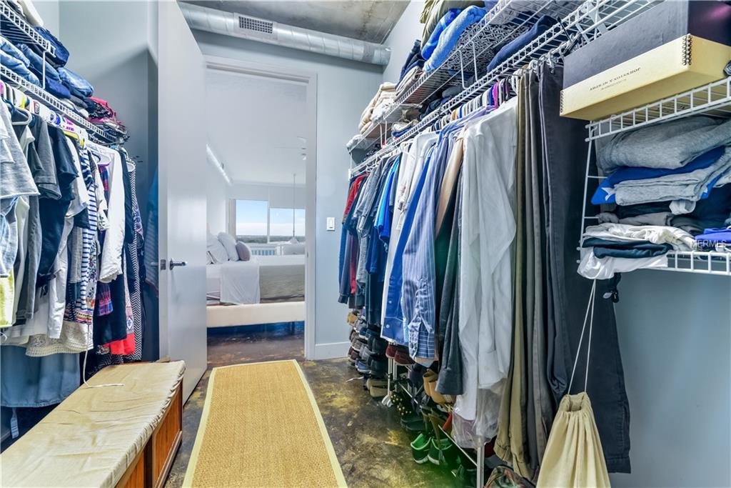 150 E ROBINSON STREET, ORLANDO, Florida 32801, 1 Bedroom Bedrooms, 3 Rooms Rooms,1 BathroomBathrooms,Residential,For sale,ROBINSON,O5561708