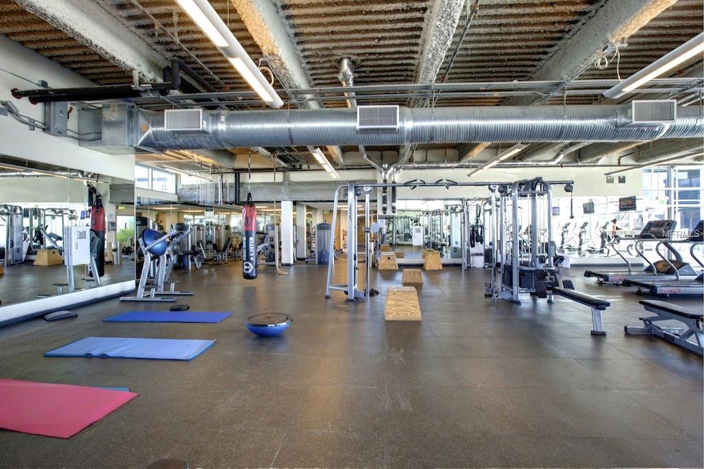 150 E ROBINSON STREET, ORLANDO, Florida 32801, 1 Bedroom Bedrooms, 3 Rooms Rooms,1 BathroomBathrooms,Residential,For sale,ROBINSON,O5561708