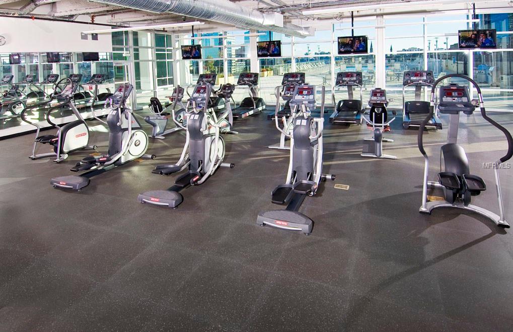 150 E ROBINSON STREET, ORLANDO, Florida 32801, 1 Bedroom Bedrooms, 3 Rooms Rooms,1 BathroomBathrooms,Residential,For sale,ROBINSON,O5561708