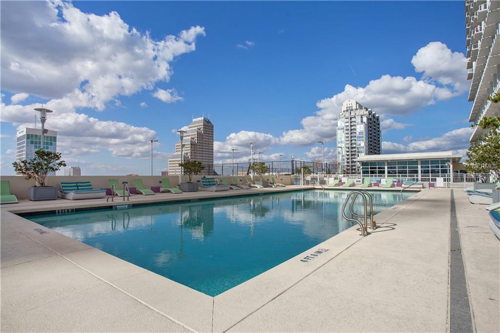 150 E ROBINSON STREET, ORLANDO, Florida 32801, 1 Bedroom Bedrooms, 3 Rooms Rooms,1 BathroomBathrooms,Residential,For sale,ROBINSON,O5561708