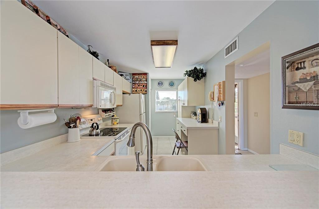 764 VILLAGE CIRCLE, VENICE, Florida 34292, 2 Bedrooms Bedrooms, 6 Rooms Rooms,2 BathroomsBathrooms,Residential,For sale,VILLAGE,N5916414