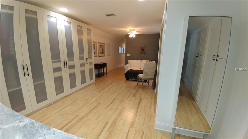 36823 CENTER AVENUE, DADE CITY, Florida 33525, 4 Bedrooms Bedrooms, 10 Rooms Rooms,3 BathroomsBathrooms,Residential,For sale,CENTER,E2205454