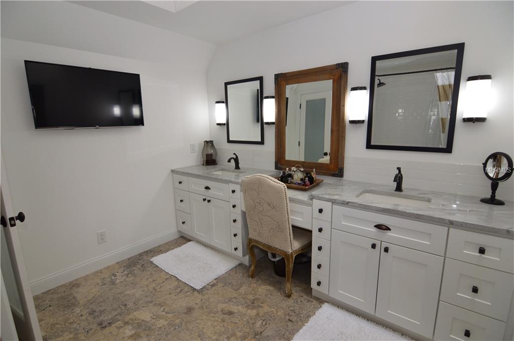 36823 CENTER AVENUE, DADE CITY, Florida 33525, 4 Bedrooms Bedrooms, 10 Rooms Rooms,3 BathroomsBathrooms,Residential,For sale,CENTER,E2205454