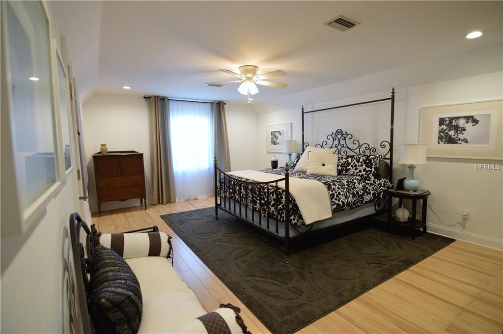 36823 CENTER AVENUE, DADE CITY, Florida 33525, 4 Bedrooms Bedrooms, 10 Rooms Rooms,3 BathroomsBathrooms,Residential,For sale,CENTER,E2205454