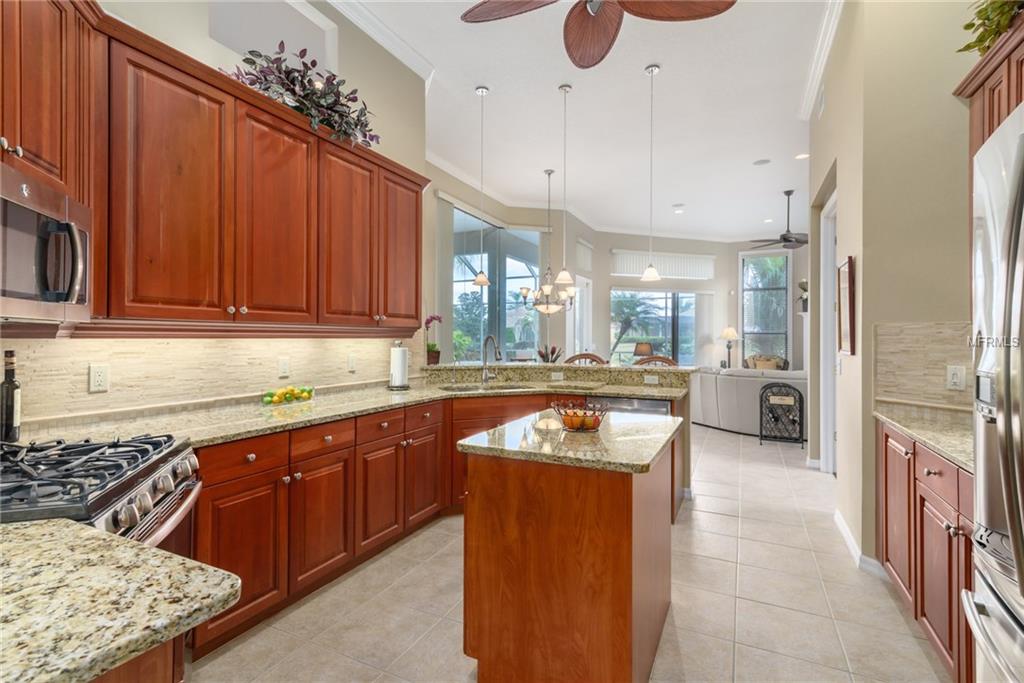 7110 WHITEMARSH CIRCLE, LAKEWOOD RANCH, Florida 34202, 2 Bedrooms Bedrooms, 8 Rooms Rooms,2 BathroomsBathrooms,Residential,For sale,WHITEMARSH,A4209148