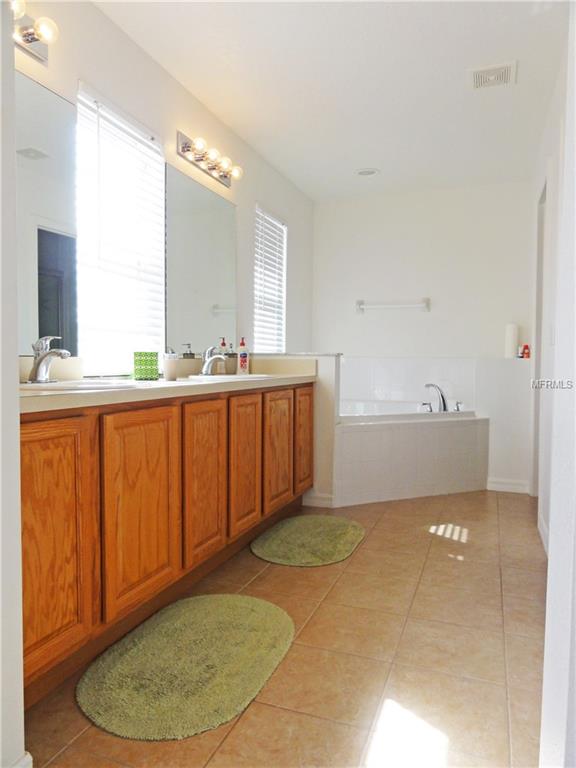 4984 POOLSIDE DR, SAINT CLOUD, Florida 34769, 3 Bedrooms Bedrooms, 5 Rooms Rooms,2 BathroomsBathrooms,Residential,For sale,POOLSIDE DR,S4857061