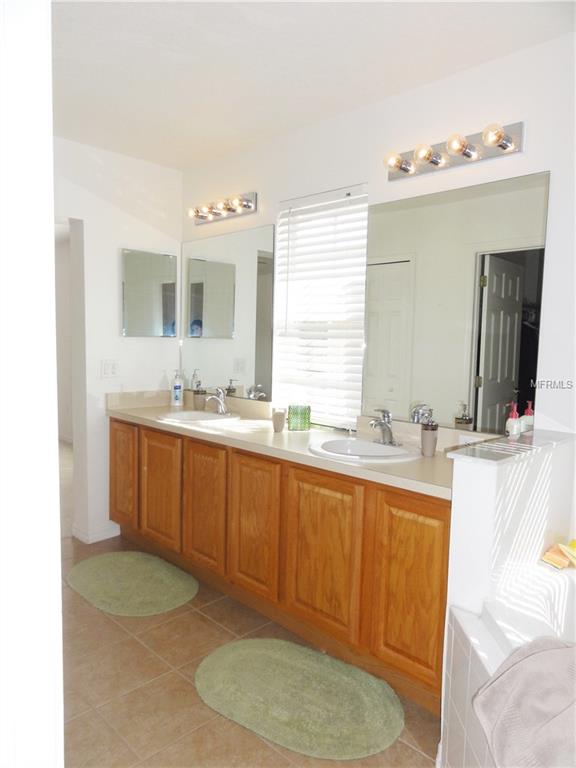 4984 POOLSIDE DR, SAINT CLOUD, Florida 34769, 3 Bedrooms Bedrooms, 5 Rooms Rooms,2 BathroomsBathrooms,Residential,For sale,POOLSIDE DR,S4857061