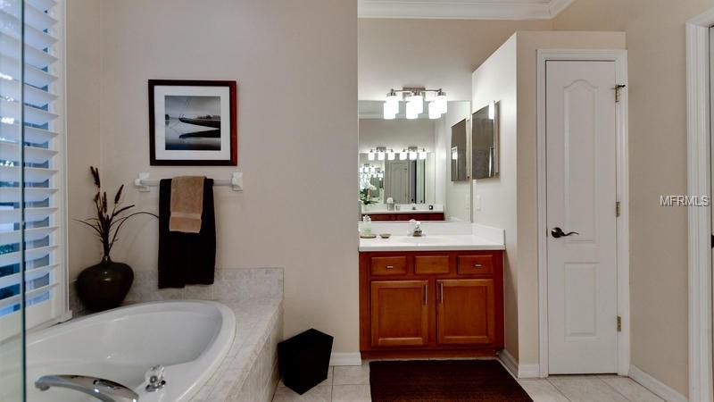 13811 NIGHTHAWK TERRACE, LAKEWOOD RANCH, Florida 34202, 4 Bedrooms Bedrooms, 9 Rooms Rooms,3 BathroomsBathrooms,Residential,For sale,NIGHTHAWK,A4204337