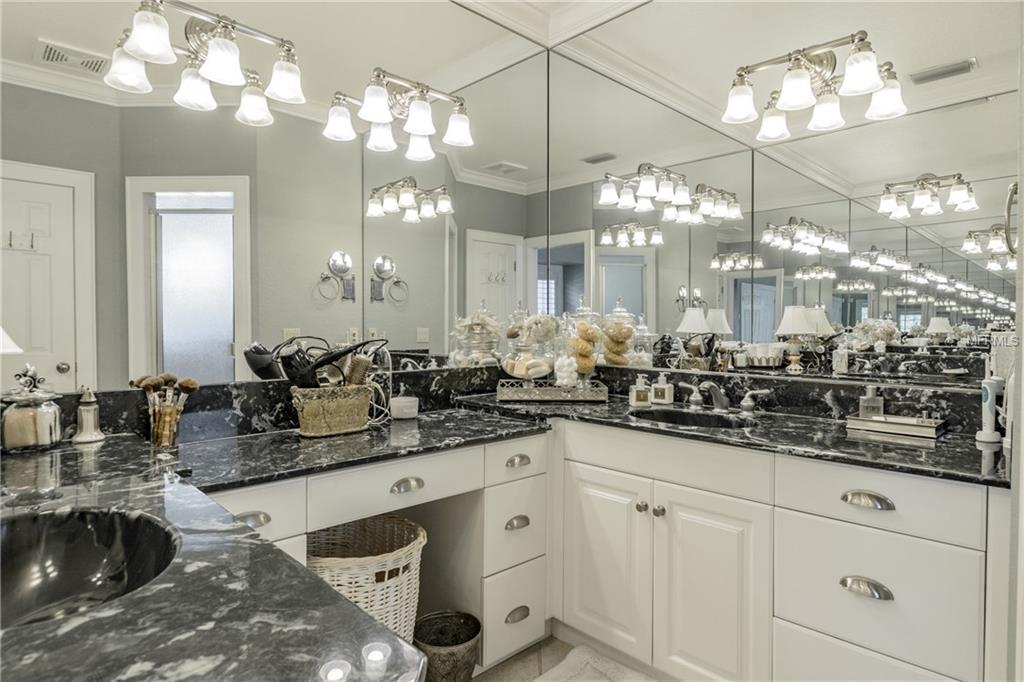 124 TANGELO COURT, MAITLAND, Florida 32751, 4 Bedrooms Bedrooms, 9 Rooms Rooms,3 BathroomsBathrooms,Residential,For sale,TANGELO,O5560016