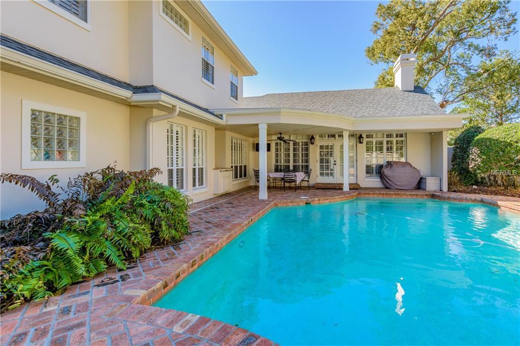 124 TANGELO COURT, MAITLAND, Florida 32751, 4 Bedrooms Bedrooms, 9 Rooms Rooms,3 BathroomsBathrooms,Residential,For sale,TANGELO,O5560016