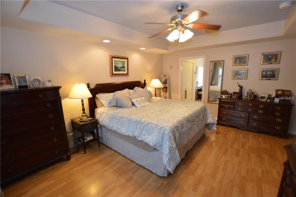 6230 GANNETDALE DRIVE, LITHIA, Florida 33547, 4 Bedrooms Bedrooms, 9 Rooms Rooms,2 BathroomsBathrooms,Residential,For sale,GANNETDALE,T2927005