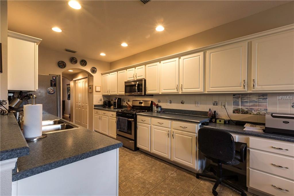 6230 GANNETDALE DRIVE, LITHIA, Florida 33547, 4 Bedrooms Bedrooms, 9 Rooms Rooms,2 BathroomsBathrooms,Residential,For sale,GANNETDALE,T2927005