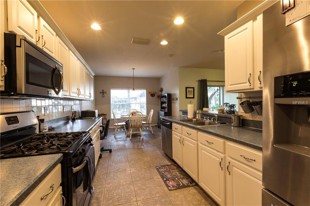 6230 GANNETDALE DRIVE, LITHIA, Florida 33547, 4 Bedrooms Bedrooms, 9 Rooms Rooms,2 BathroomsBathrooms,Residential,For sale,GANNETDALE,T2927005