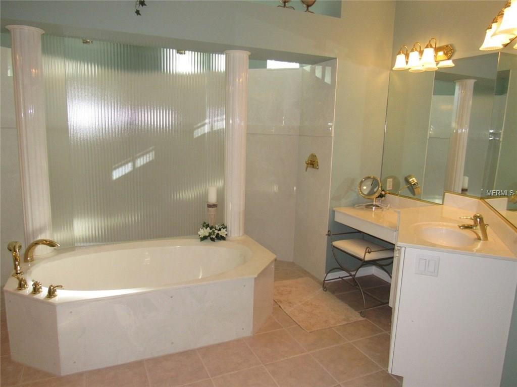 2155 CALUSA LAKES BOULEVARD, NOKOMIS, Florida 34275, 3 Bedrooms Bedrooms, 9 Rooms Rooms,3 BathroomsBathrooms,Residential,For sale,CALUSA LAKES,A4209605