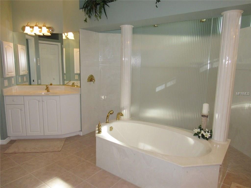 2155 CALUSA LAKES BOULEVARD, NOKOMIS, Florida 34275, 3 Bedrooms Bedrooms, 9 Rooms Rooms,3 BathroomsBathrooms,Residential,For sale,CALUSA LAKES,A4209605