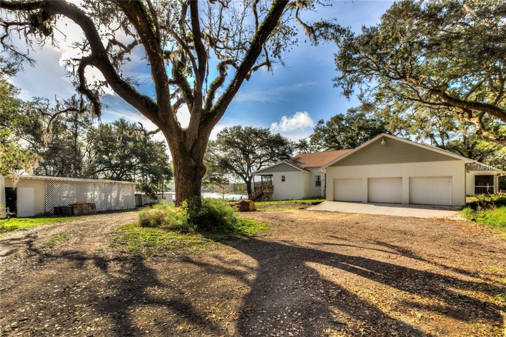 18200 LAKE GIBSON LANE, UMATILLA, Florida 32784, 4 Bedrooms Bedrooms, 10 Rooms Rooms,3 BathroomsBathrooms,Residential,For sale,LAKE GIBSON,G4852708