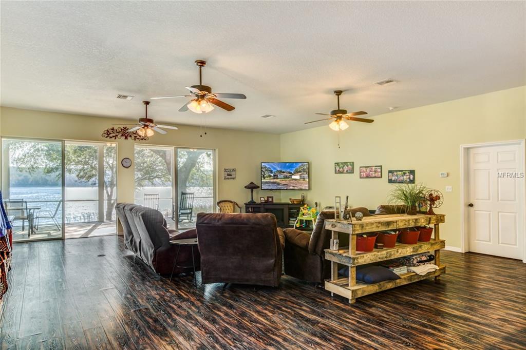 18200 LAKE GIBSON LANE, UMATILLA, Florida 32784, 4 Bedrooms Bedrooms, 10 Rooms Rooms,3 BathroomsBathrooms,Residential,For sale,LAKE GIBSON,G4852708