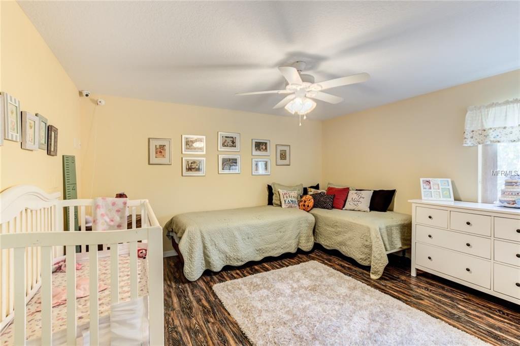 18200 LAKE GIBSON LANE, UMATILLA, Florida 32784, 4 Bedrooms Bedrooms, 10 Rooms Rooms,3 BathroomsBathrooms,Residential,For sale,LAKE GIBSON,G4852708