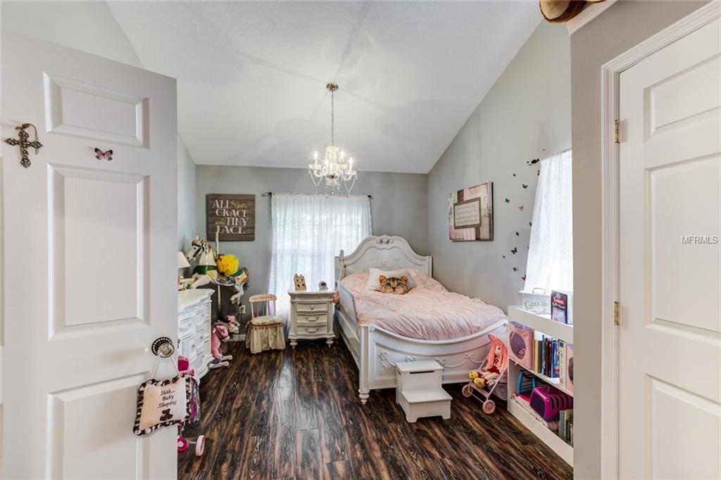 18200 LAKE GIBSON LANE, UMATILLA, Florida 32784, 4 Bedrooms Bedrooms, 10 Rooms Rooms,3 BathroomsBathrooms,Residential,For sale,LAKE GIBSON,G4852708